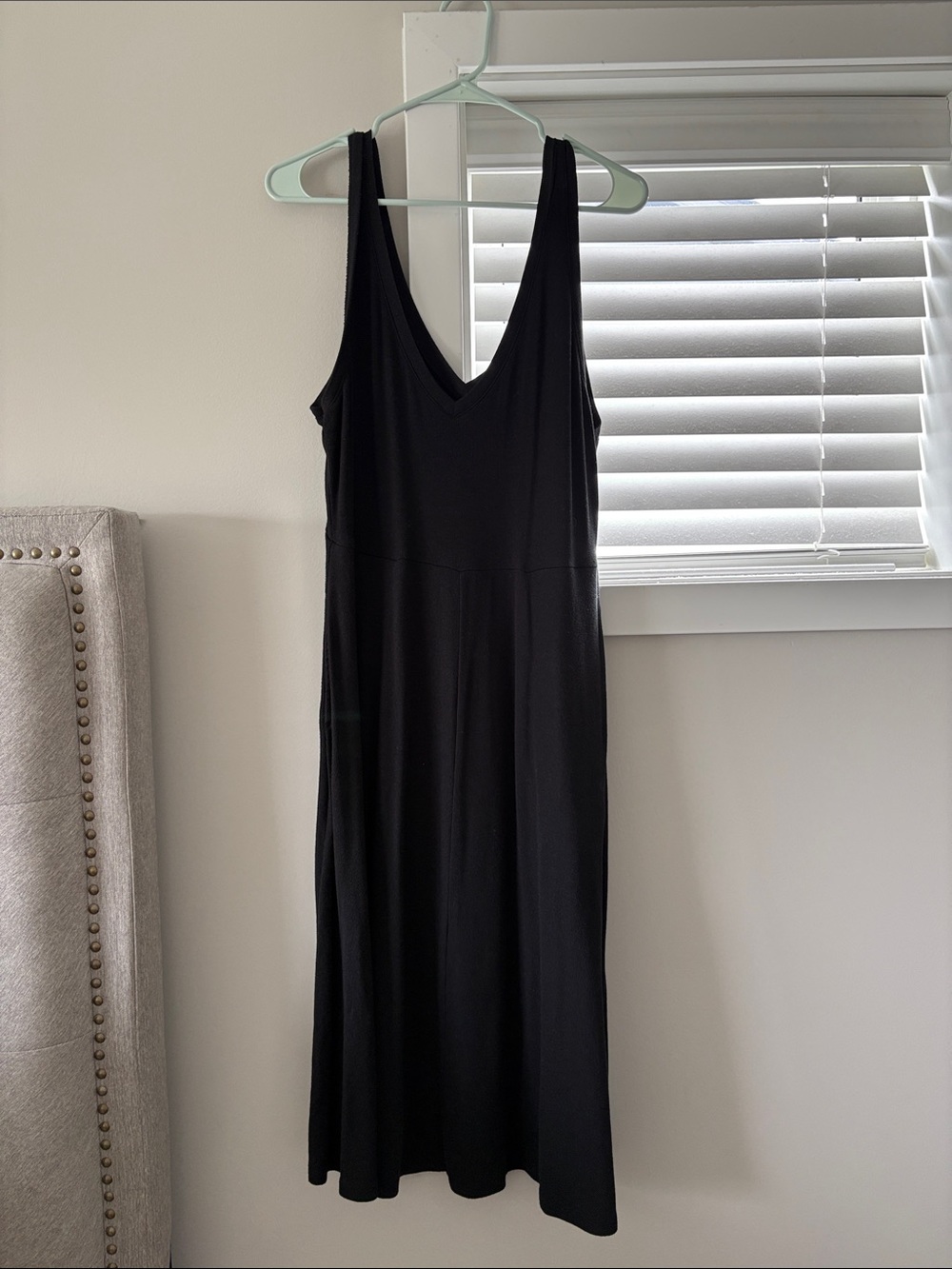 Black V-Neck Sleeveless Women's Dress - comfy! Pockets!